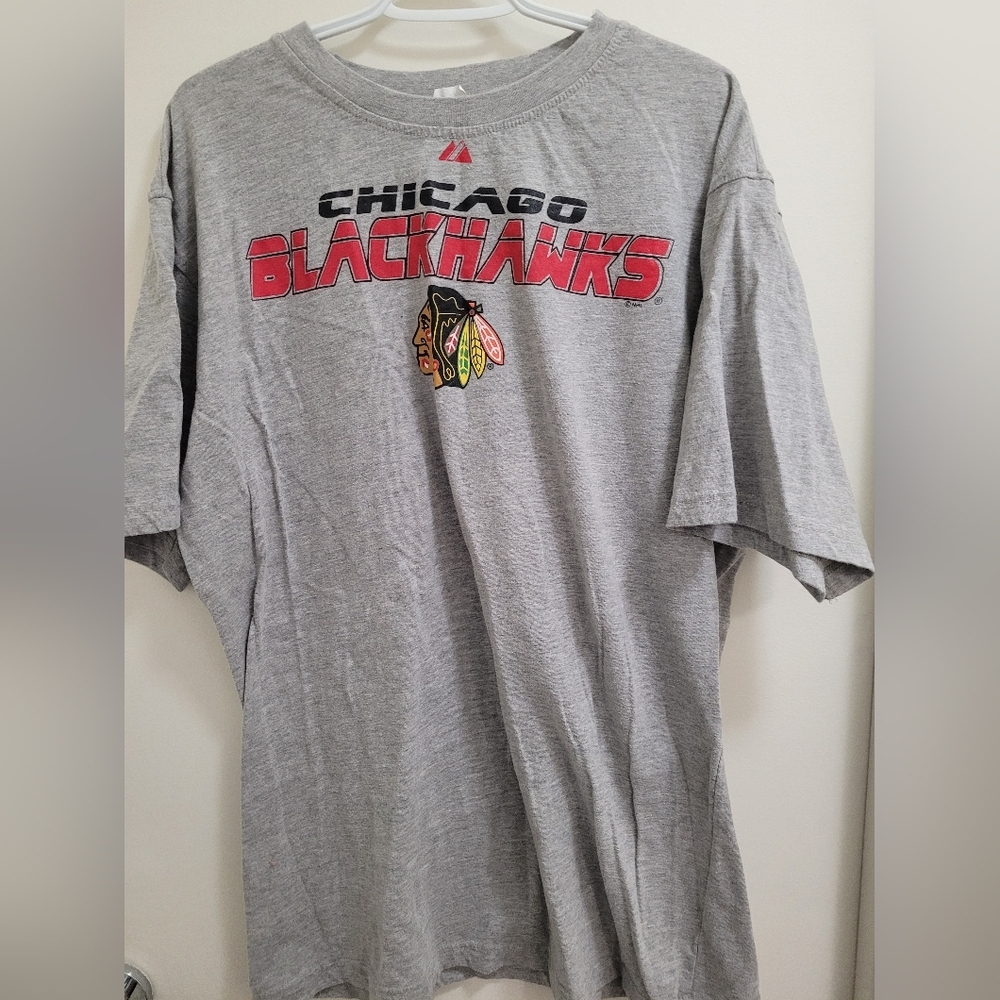 Mens Chicago Blackhawks TShirt
